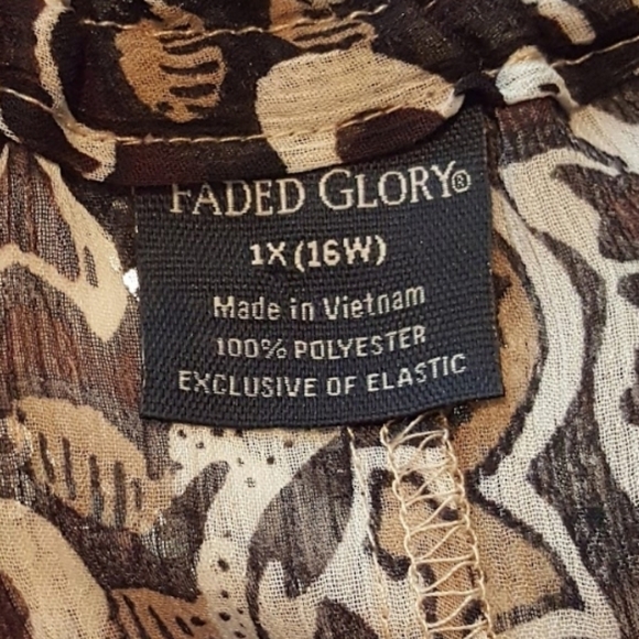 #435 Faded Glory-Semi-sheer gathered printed top- Size: 1X - Picture 5 of 5